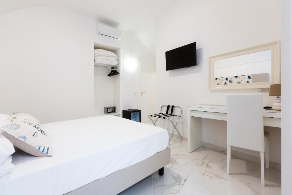 Holiday Sorrento Center room 4